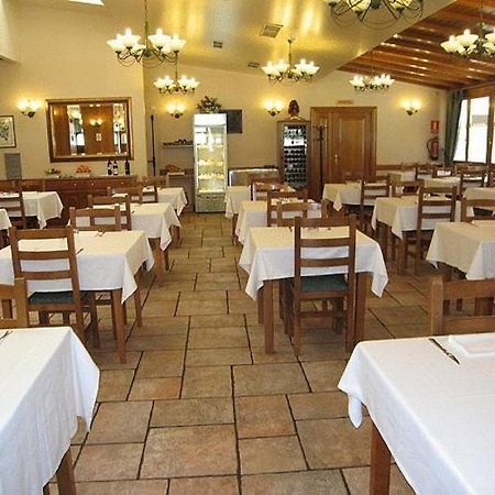 Hostal Lorentxo Olave Exterior photo