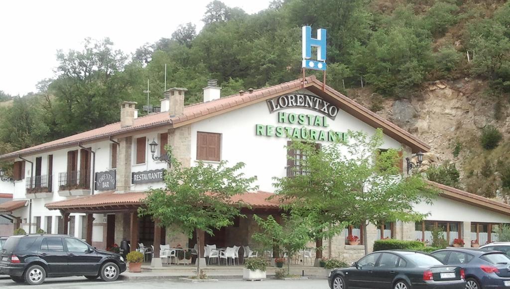 Hostal Lorentxo Olave Exterior photo